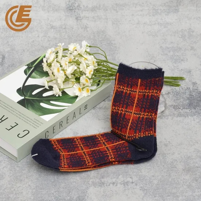 Wholesale High-End Cotton Trendy Men′s Crew Socks Manufacturer