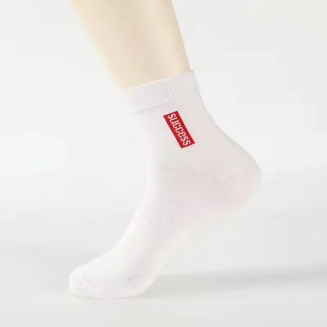 Socks New Deodorant Absorbent Sports Socks Comfortable MID-Tube Socks Polyester Cotton Breathable Socks Men′s Anti-Bacterial Wear-Resistant Cotton Socks