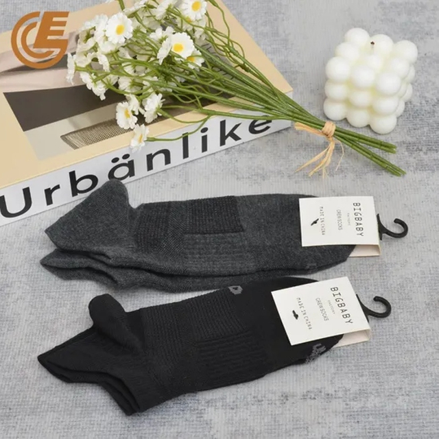 Qlm-77-3 Soft Breathable Cotton Stripe Anti Bacterial Men Casual Crew Socks