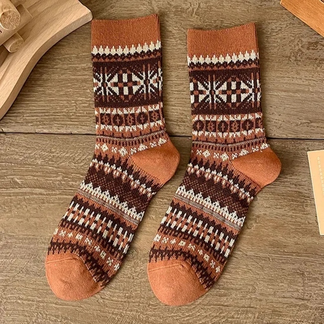 Autumn and Winter Men′s Combed Cotton Vintage Color Crew Socks