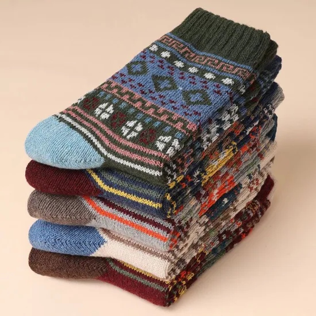 Crew Women′s MID-Calf Socks Cotton Socks Customized Winter Warm Socks