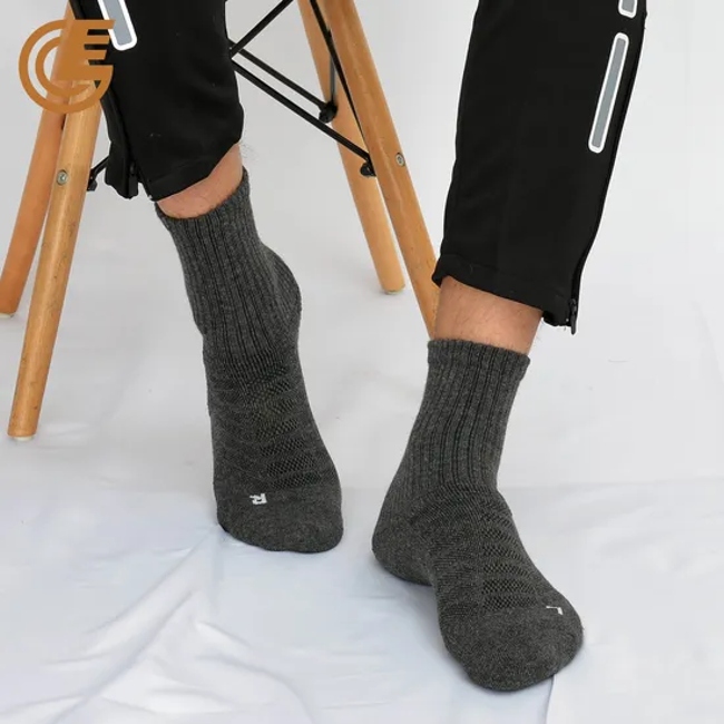 Wholesale Snagging Resistance Double Needle Men′s Custom Business Socks