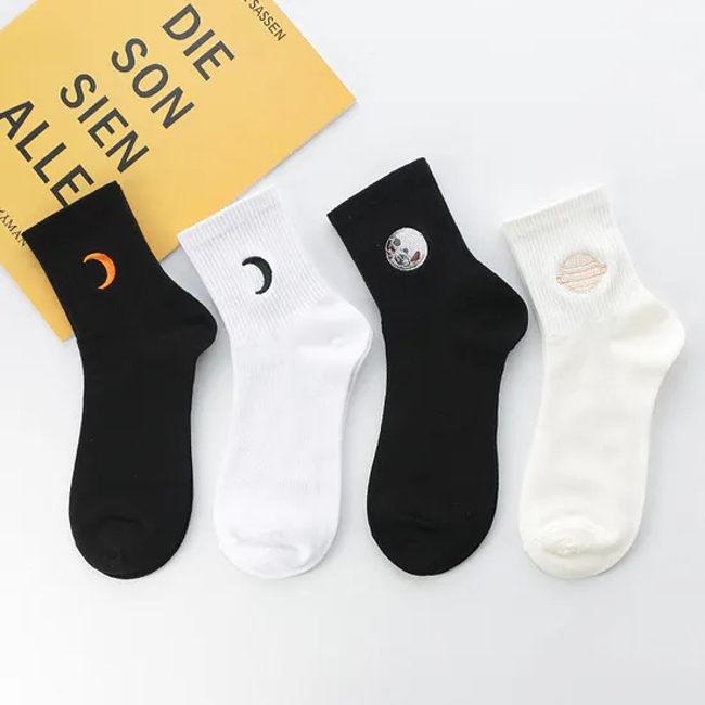 Custom Logo Design Embroidery Jacquard Business Anti-Bacterial Black and White Cotton Mens Tube Crew Socks