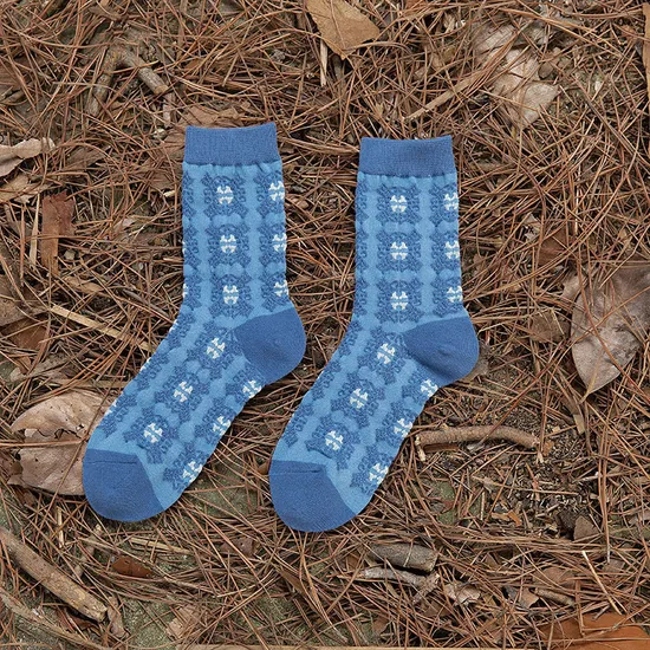 Breathable Anti-Oduor Vintage Blue Three-Dimensional Embossed Small Flower Elegant Fashion Literature Leisure Medium Long Socks