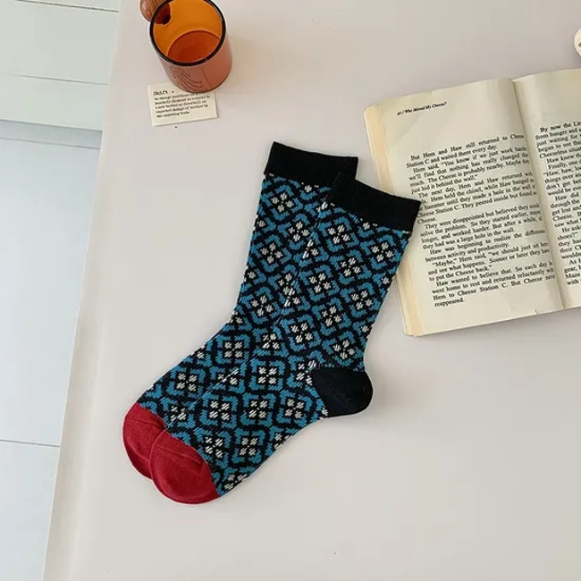 Autumn New Personality Niche Retro Floral Double Needle Double Road Hundreds of Women′s Medium Cotton Socks
