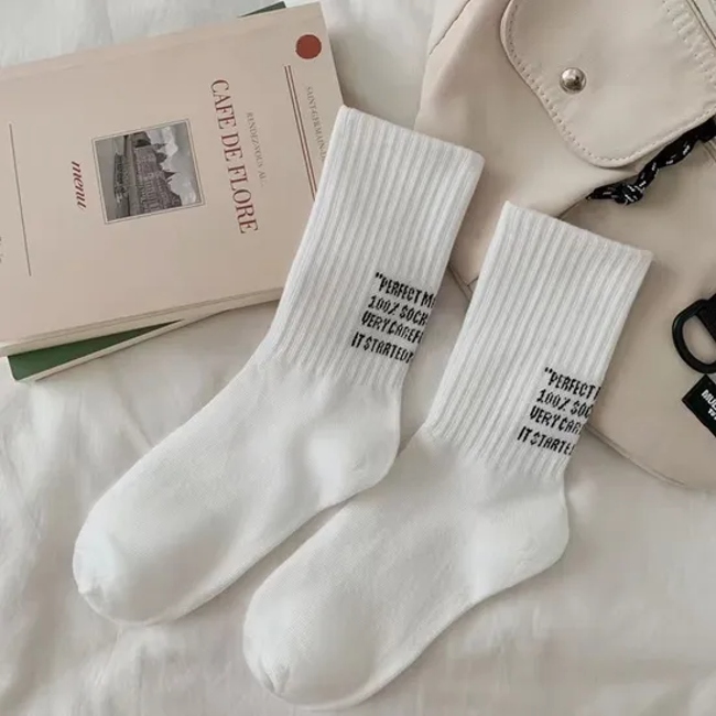 Women′s Autumn and Winter Simple Japanese Hundreds of Pile Socks High Couple Sports Long Socks