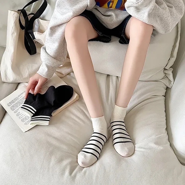 Socks Women′s Simple Letter Short Socks Spring and Summer Combed Cotton Women′s Boat Socks Fashion Hundreds of Students Sports Socks