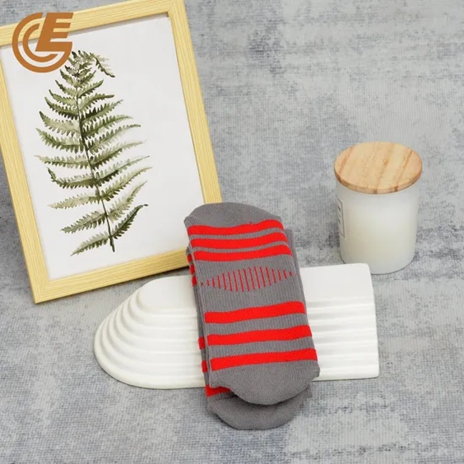 Wholesale Custom Cotton Fashion Grip Sports Socks Deodorization Sock