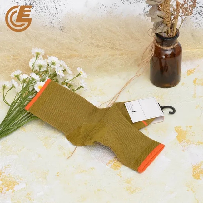 Qlm-192-2 Football Compression Sports Wear Cotton Running Socks for Woman
