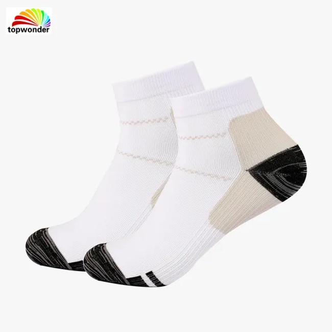 Customize and Wholesale All Sorts of Compression Running Sports Athletic Dry-Fit Sock in Many Colors at Low Prices
