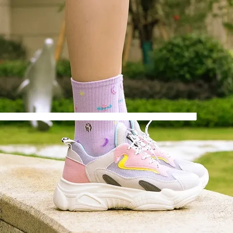 Wholesale floral moon star design yiwu custom logo warm women crew socks cute