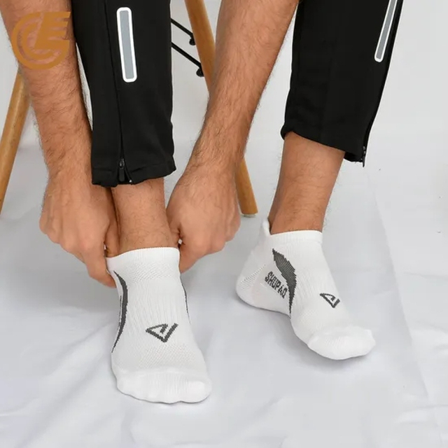 Qlm-323-1 Factory Wholesale Cotton White Compression Ankle Socks
