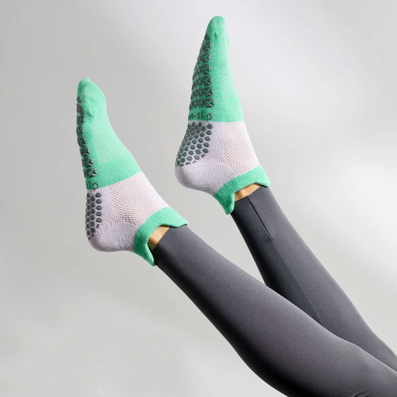 Chinese Brand Colors Sports Socks Cotton Mid-tube Bottom Professional Non-slip Silicone Indoor Fitness Socks Gym Dance Pilates 