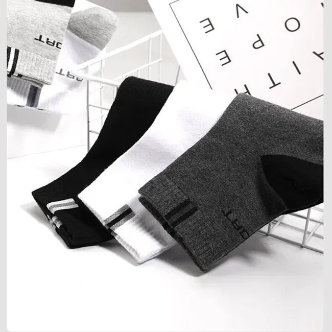 Free Sample Sport Wholesale Skate Crew Men′s Custom Logo Casual Ankle Slouch Christmas Socks