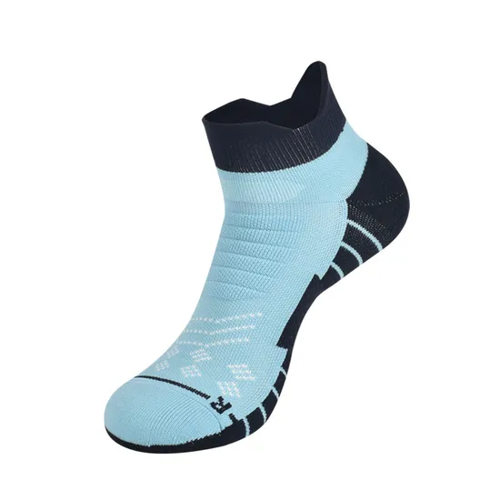 Men′s Summer Breathable Antibacterial Sports Running Socks Knitted Crew Height with Custom Logo on Cuff