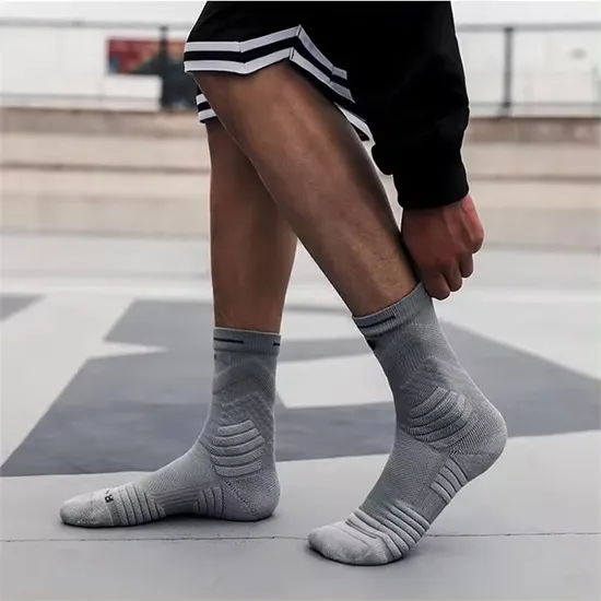 High Quality Spring Fashionable Basketball Sport Men Top Quality Custom Socks