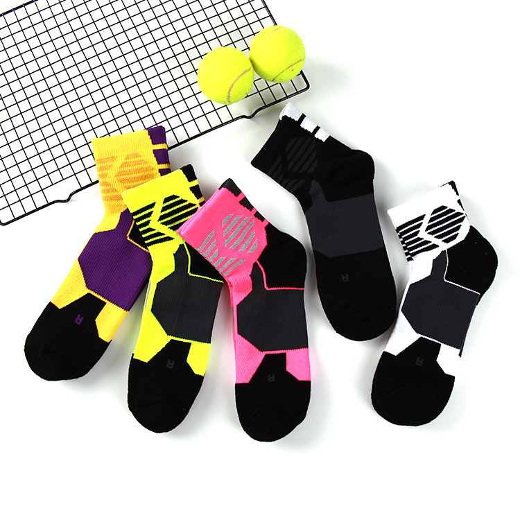 Custom-made Wholesale Design Cloud Socks women sports sock sport