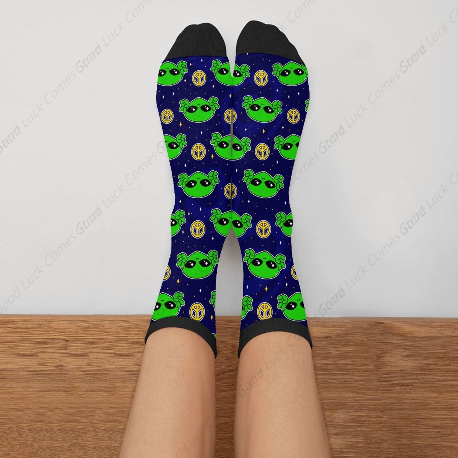Lowest Price Alien Face Alien Dress Green Peace Love Casual Unisex Novelty Fun Crew Socks Fashion Comfortable And women Crazy 