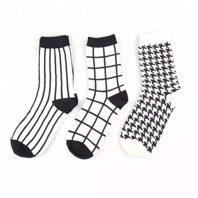 High Quality Classical White Men Women Plaid Crew Socks Wholesale Socks