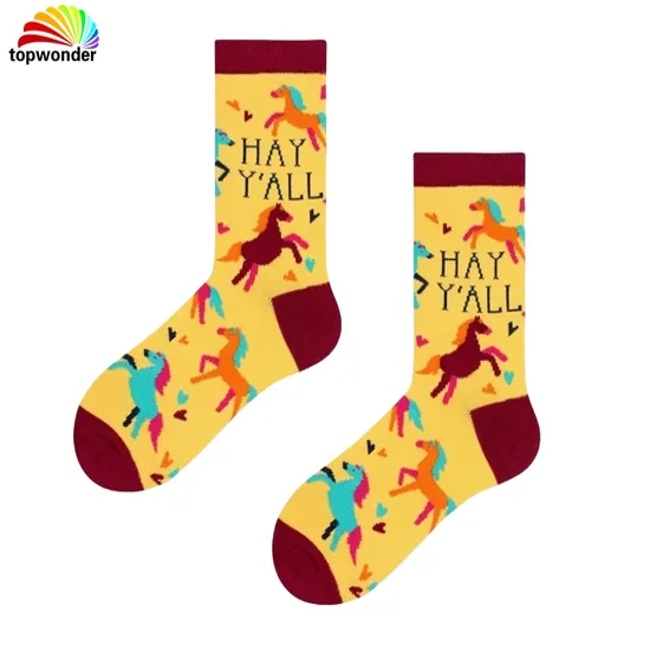 Customize and Wholesale Latest Popular Fashion Cartoon Animal Happy Sock in Many Colors at Low Prices