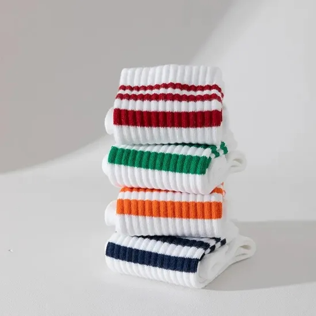 Customized Logo Jacquard Embroidery Casual Sweat Absorbing Breathable Sports Crew Socks Men