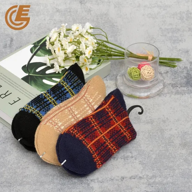 Wholesale High-End Cotton Trendy Men′s Crew Socks Manufacturer