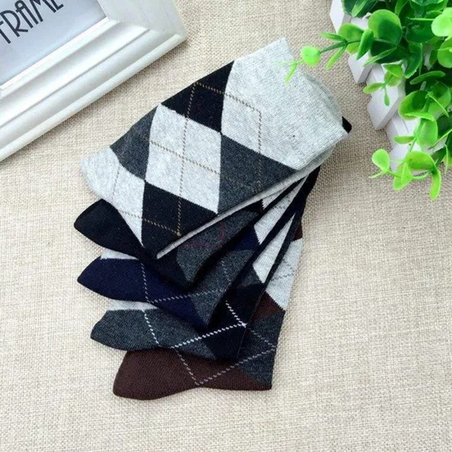 Men′s Socks Contrast Color Diamond Lattice Warm Casual Cotton Foot Business Style Tube Socks