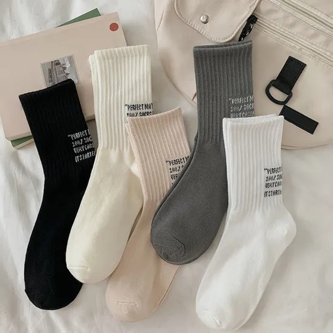 Women′s Autumn and Winter Simple Japanese Hundreds of Pile Socks High Couple Sports Long Socks