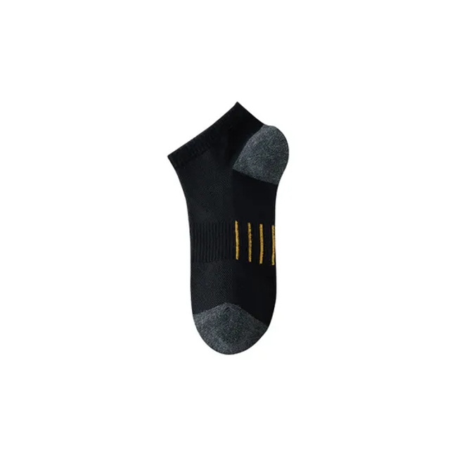 Men′s Sweat Absorbent Breathable Spring and Autumn Thin Socks Alphabet Teenagers Tide Socks Students Sports Short Socks