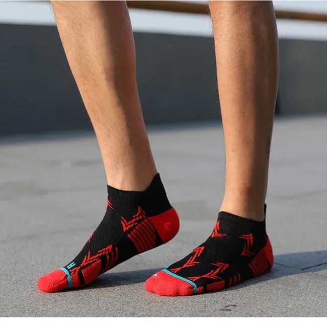 Gym Street Wear Sport Stocking School Children Custom Manufacturer Performance Running Compression Performance Soft Cotton Socks Men Socks