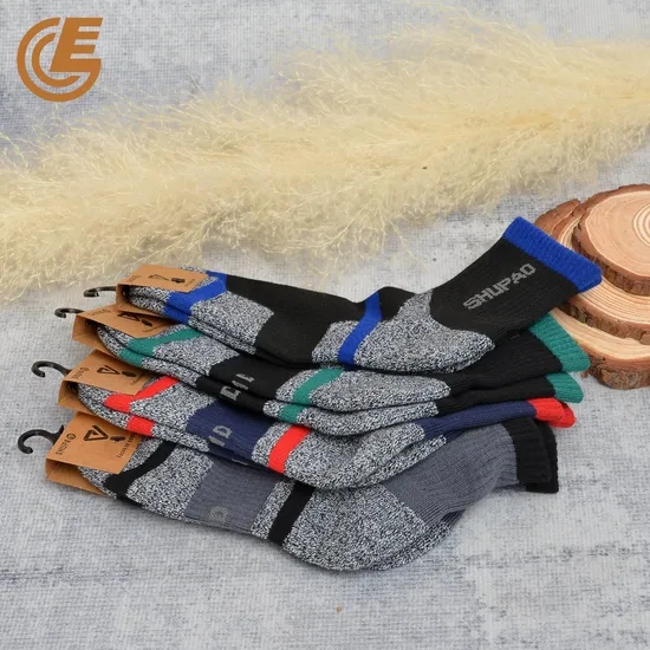 Wholesale Men′s Comfort Scooter Sports Grip Fitness Crew Socks