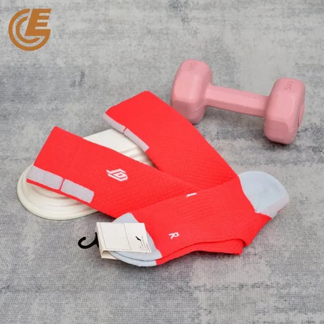 Wholesale Large Size Unisex Breathable Sweat-Absorbent Sports Grip Socks