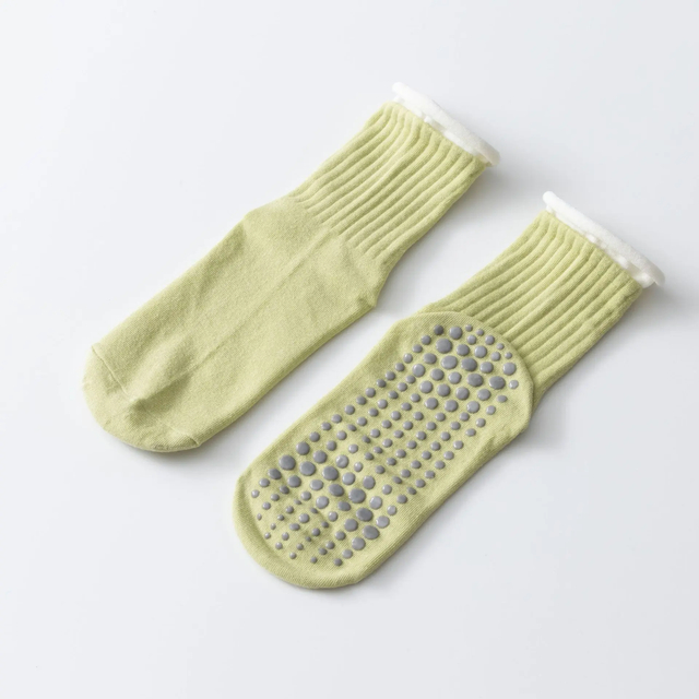 Short Lead Time New Fashion Color-blocked Mid-calf Yoga Socks Pilates Socks Non-slip Sports Socks Indoor Dance Fitness 