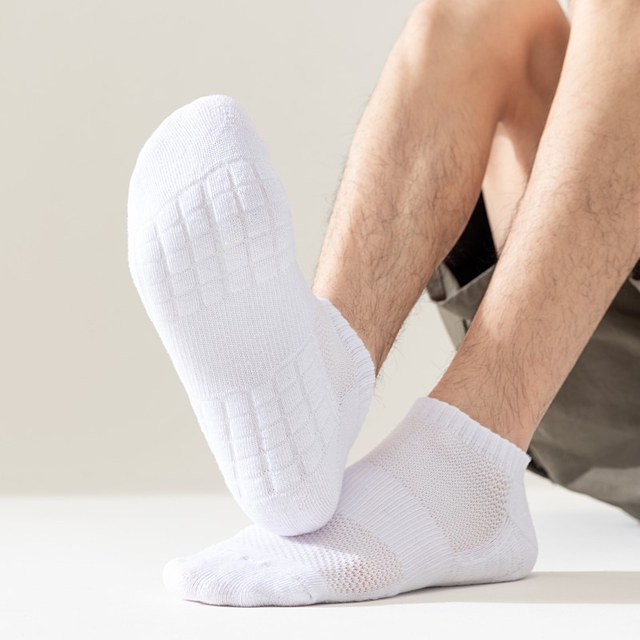Private Label Outdoor Sport Men's Socks Solid Color Towel Bottom Basketball Socks For Men Spring Autumn Breathable Low Medium 
