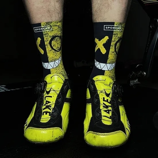 Xianghui Breathable Outdoor Custom Patterns Running Sport Crew Men Cycling Socks