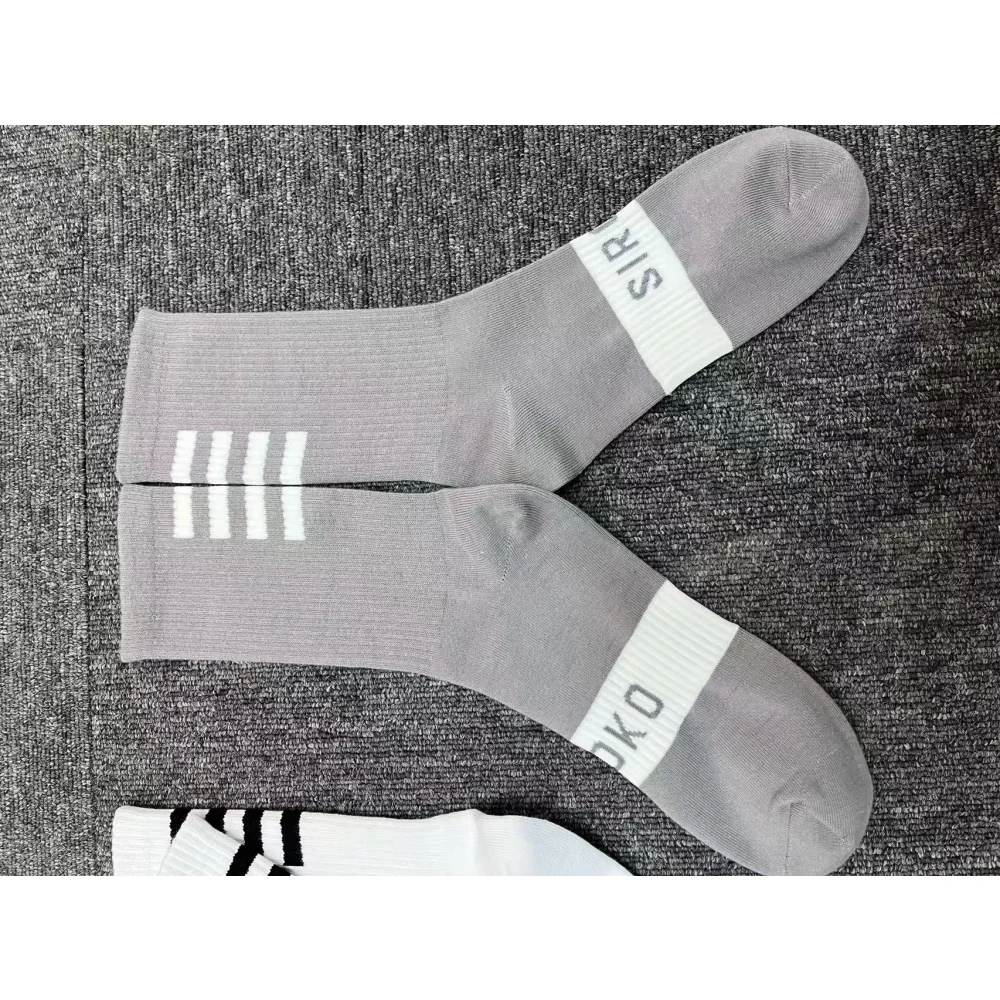 bulk buying of breathable mesh and women striped RA cycling socks suitable for racing sports cycling 