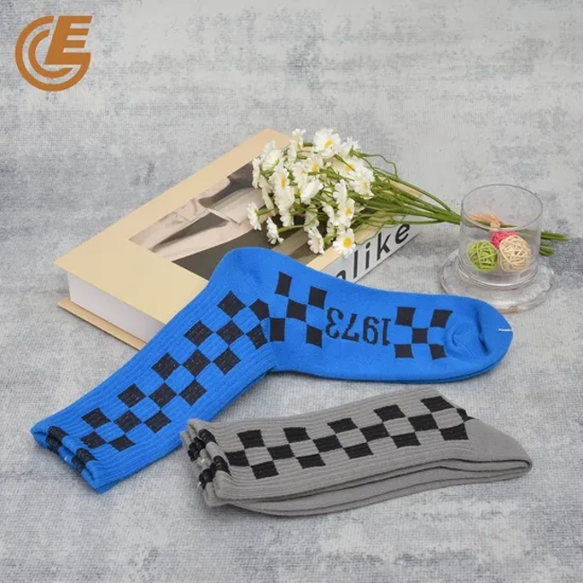 High Quality Manufacturer Anti-Bacterial Thermal Men′s Crew Socks