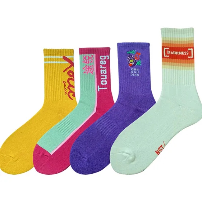 2024 Jacquard Embroidered Socks Customized Cross Border Men′s and Women′s Trendy Sports MID Length Cotton Socks Customized Logo Text