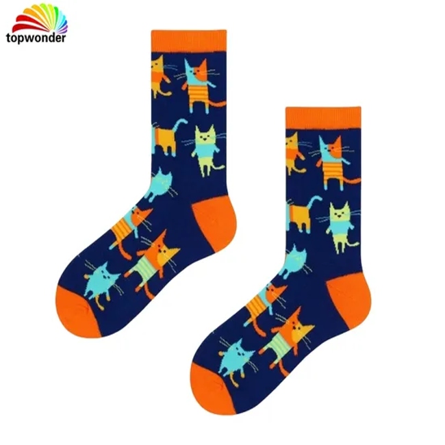Customize and Wholesale Latest Popular Fashion Cartoon Animal Happy Sock in Many Colors at Low Prices
