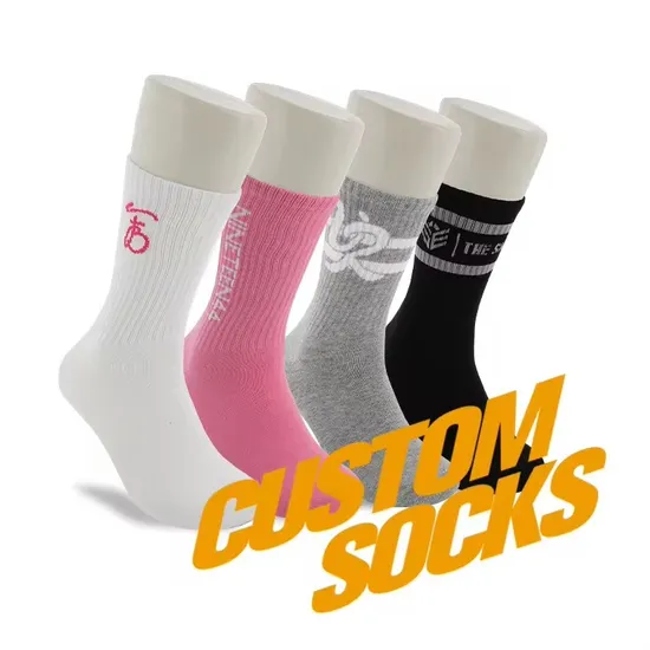 Free Design Fashion Unisex Custom Logo Pilates Sports Sock Non-Slip Cotton Letter Casual Sock Adult Men Crew Socks