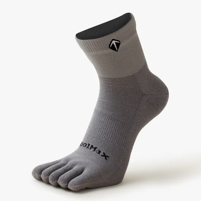 Custom Wholesale Men′s Black Mini Crew Coolmax Five Finger Injinjii Toe Socks