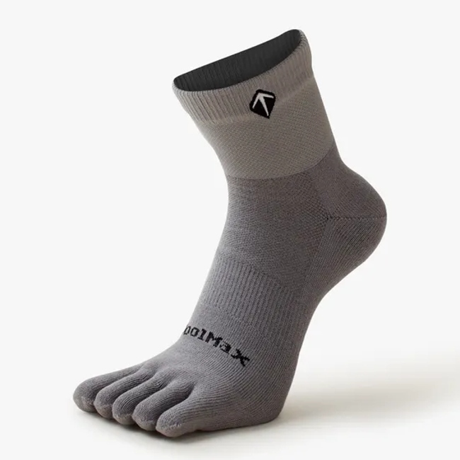 Custom Wholesale Men′s Black Mini Crew Coolmax Five Finger Injinjii Toe Socks
