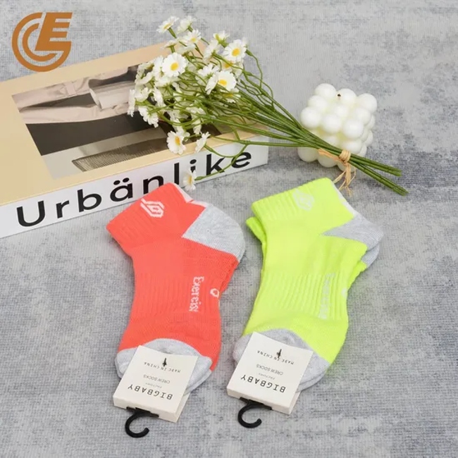 Fashion Trend Low Cut Socks Men′s and Women′s Breathable Summer Crew Socks