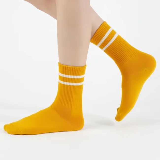 New Design Hot Sales Free Sample Customized Women Grips Crew Socks Tube Stripes Flower Print Rainbow Solid