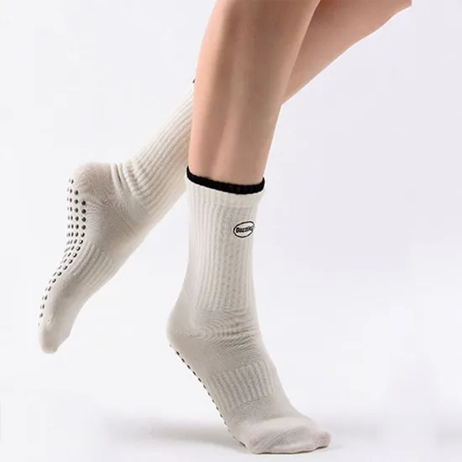 Qumor Wholesale OEM Custom Logo Yoga Silicon Soft Breathable Grip Women Crew Pilates Socks
