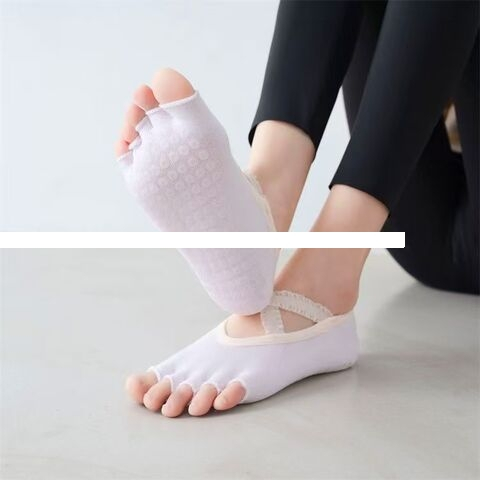 Source factory five finger socks yoga socks Breathable comfortable non slip custom grip logo Pilates women s socks