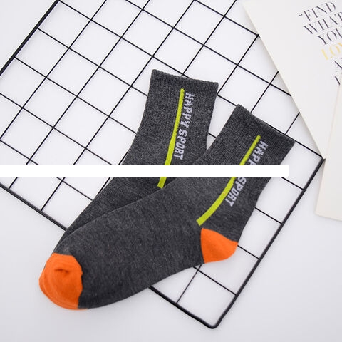 OEM FREE DESIGN Custom Design Logo Sport Athletic Socks Custom Logo Cotton Crew Sport Socks Customized Basketball Sock