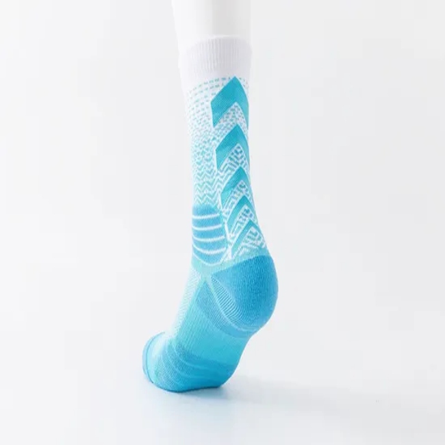Four Seasons Basketball Sock Men′s and Women′s MID-Calf Socks Professional Sports Socks Colorful Moisture Transferring and Sweating Socks
