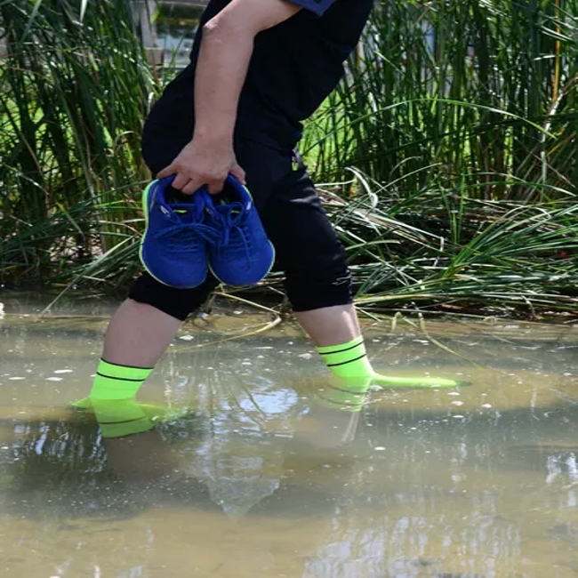 Nylon + Cotton + Waterproof Membrane Long Waterproof Socks for Outdoor Play