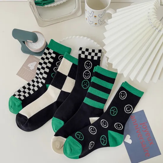 Customized Checkerboard Socks, Men′s and Women′s Pure Cotton Retro Green Sports Long Socks, Striped Smiling Face Combination Socks